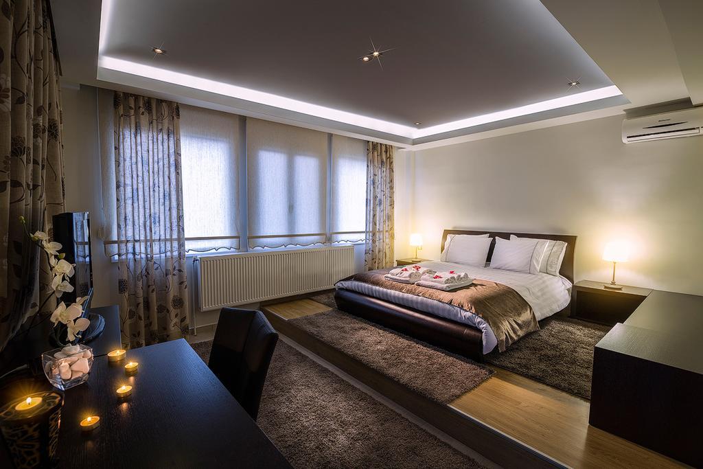 Pansion Zafeiriou Hotel แคซโทเรีย ภายนอก รูปภาพ
