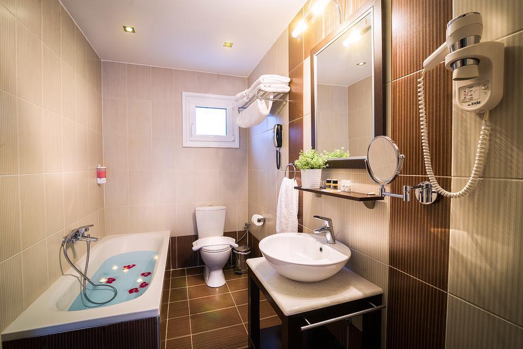 Pansion Zafeiriou Hotel แคซโทเรีย ภายนอก รูปภาพ